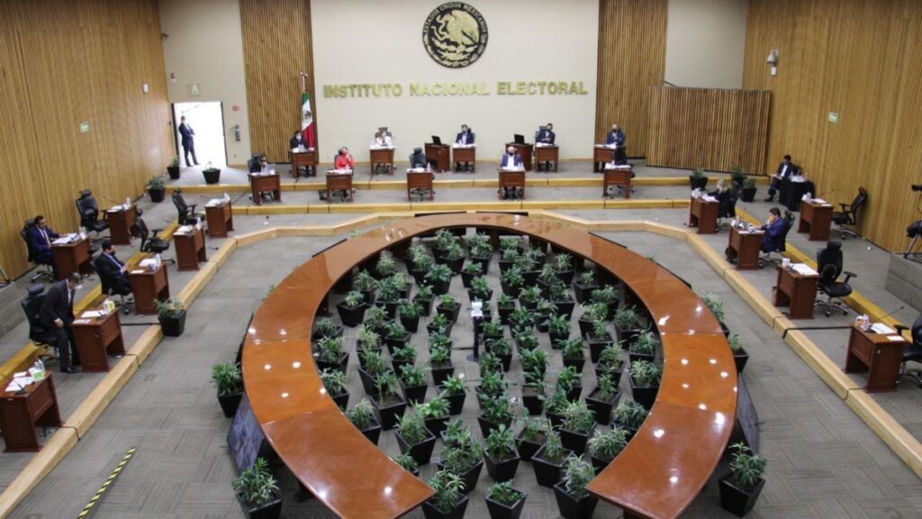 El INE presupuestó 1,499 millones de pesos para realizar consulta sobre juicio a expresidentes (Foto: Cuartoscuro)