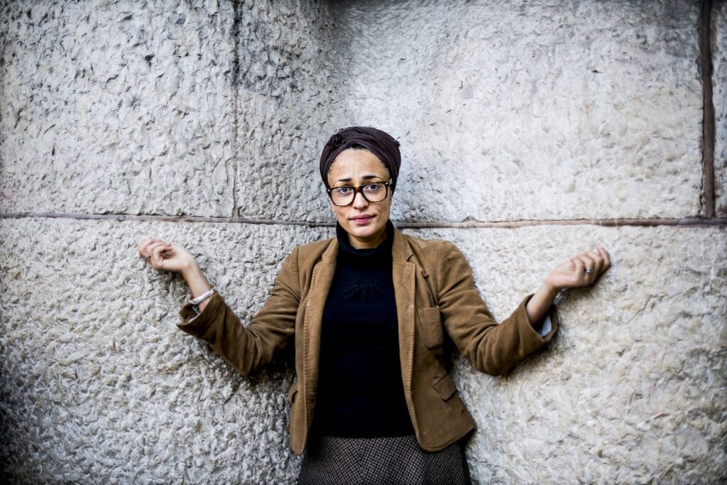 La escritora Zadie Smith, fotografiada en Barcelona en 2018. / SALAMANDRA /