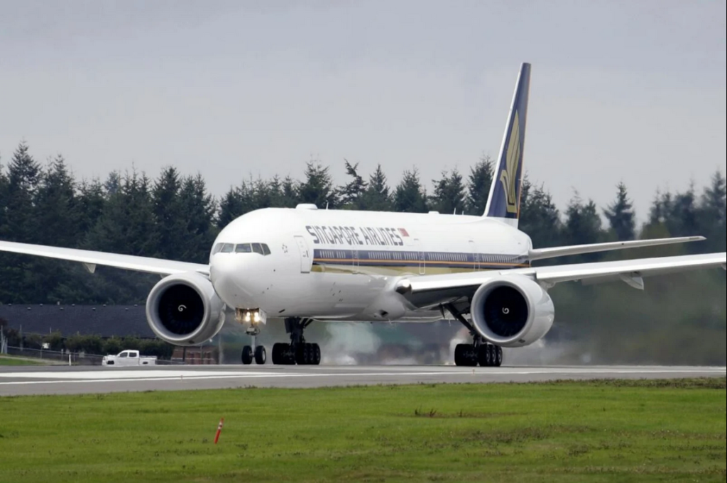 Avión que viajaba entre Londres y Singapur sufrió fuertes turbulencias