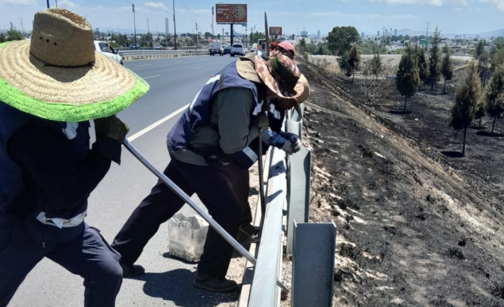 Intensifica gobierno de Puebla mantenimiento en vías de comunicación