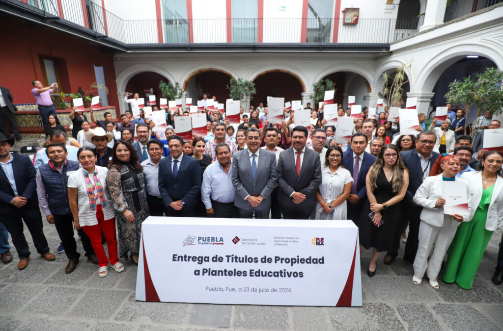 Entrega de Títulos de propiedad