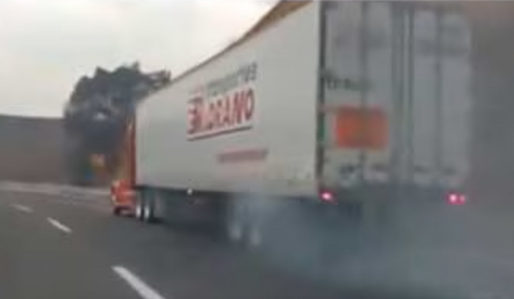 Tráiler sin frenos