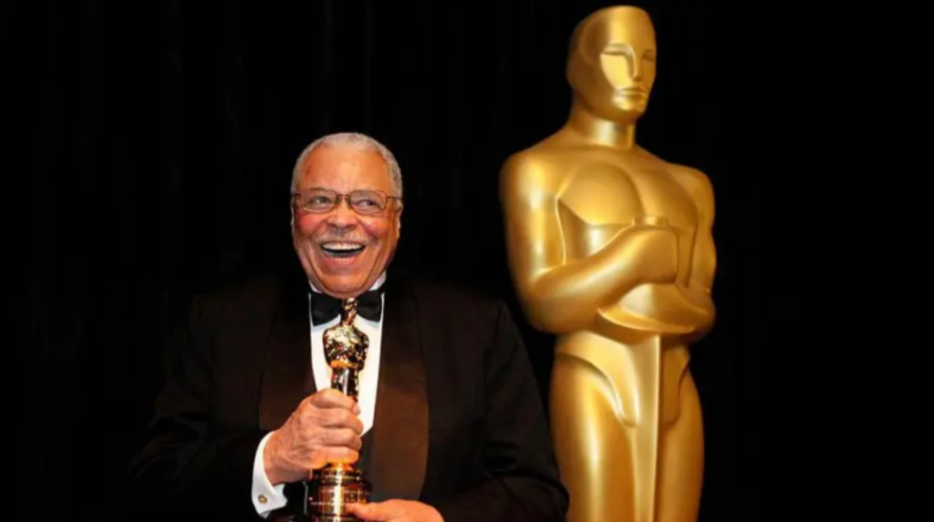 Jones con su Oscar honorífico, recibido en 2012.
Getty Images