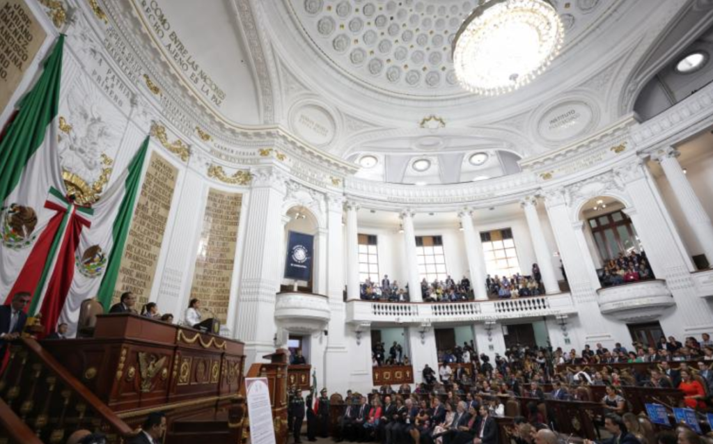 Clara Brugada rinde protesta como jefa de Gobierno de la CDMXFoto EE: Fernando Villa