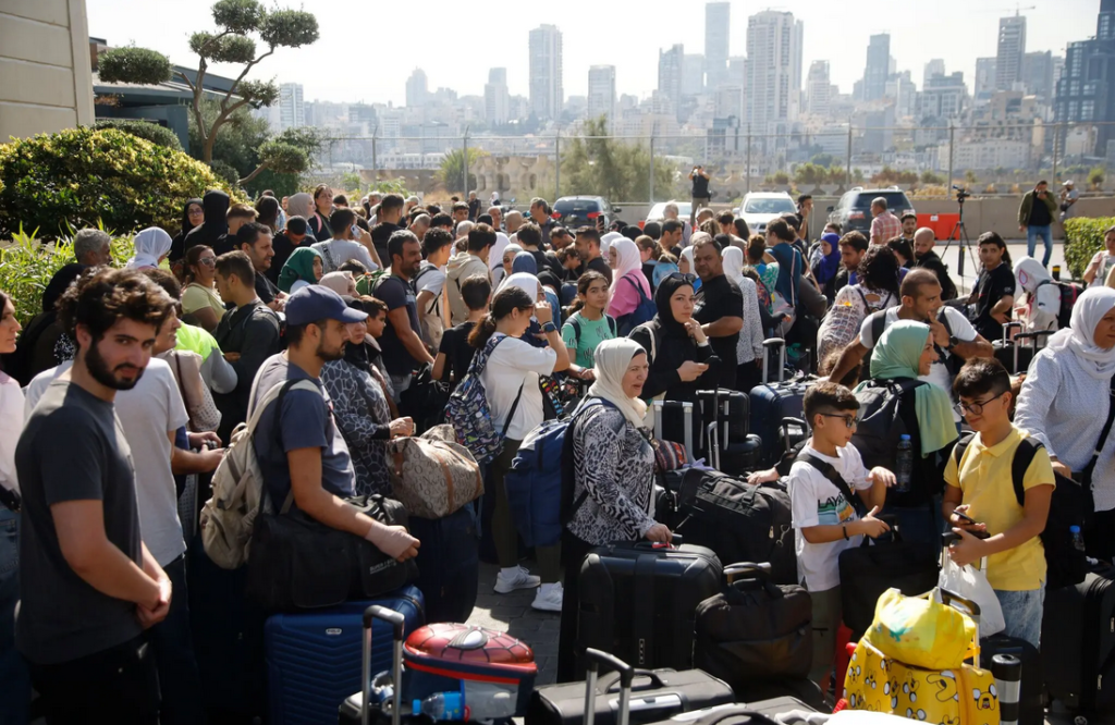 Ciudadanos se preparan para evacuar