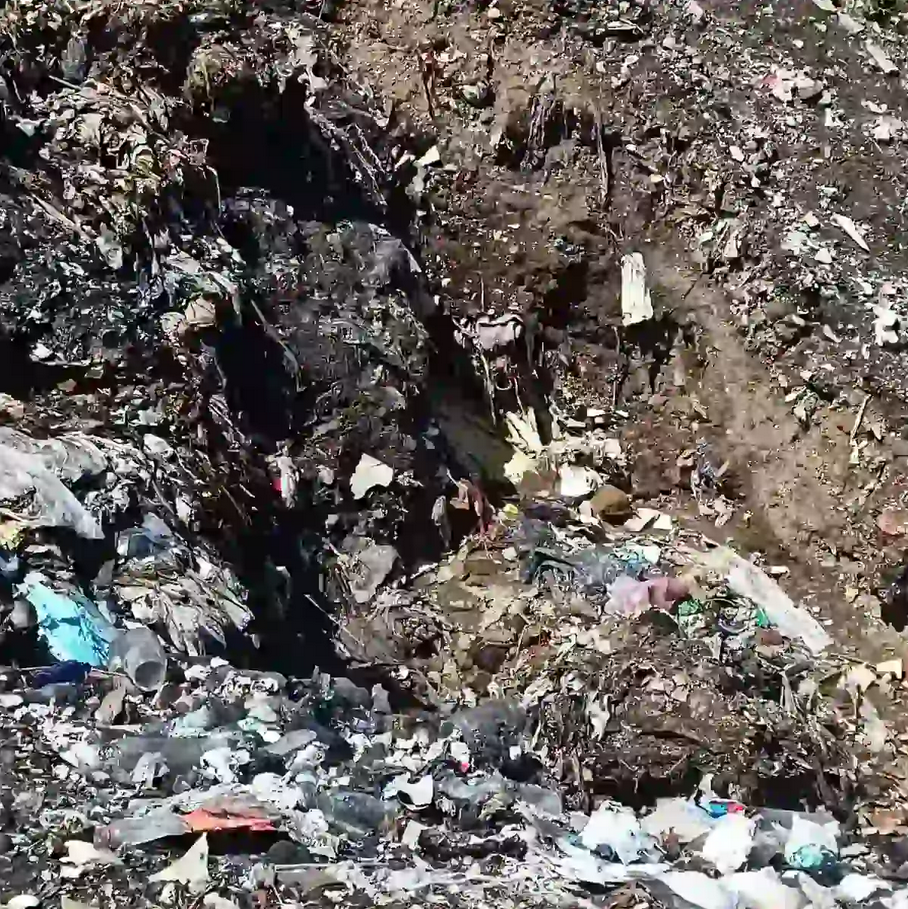 Basura a la orilla del Río Atoyac