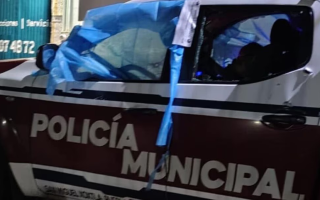 patrulla de la policía municipal atacada