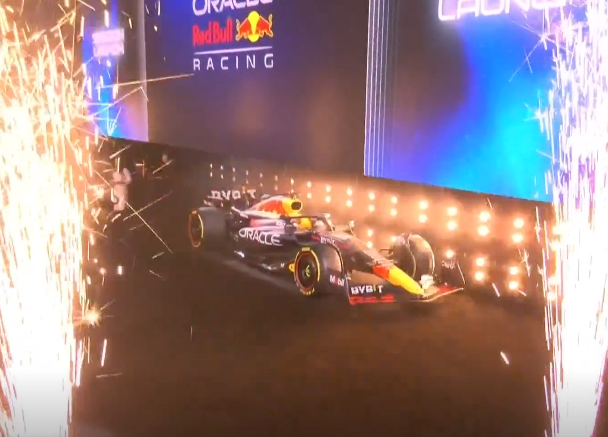 Checo Pérez Y Max Verstappen Presentan El RB19, El Nuevo Auto De Red ...