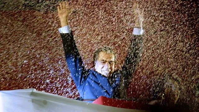 Vargas Llosa en campaña electoral.