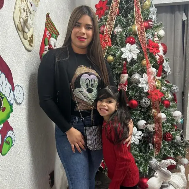 Vanessa Alejo y su hija, migrantes venezolanas en México.