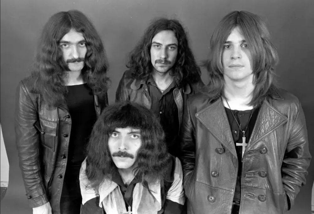 Black Sabbath en 1970, con Ozzy Osbourne en primer plano a la derecha.