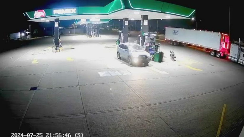 Imágenes difundidas por la Fiscalía de Sinaloa sobre el supuesto ataque contra Héctor Cuén, el 12 de agosto.