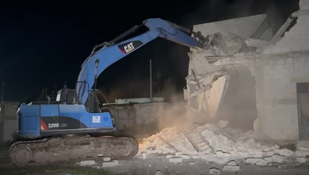 Demolición de asentamientos irregulares en “La Covadonga”