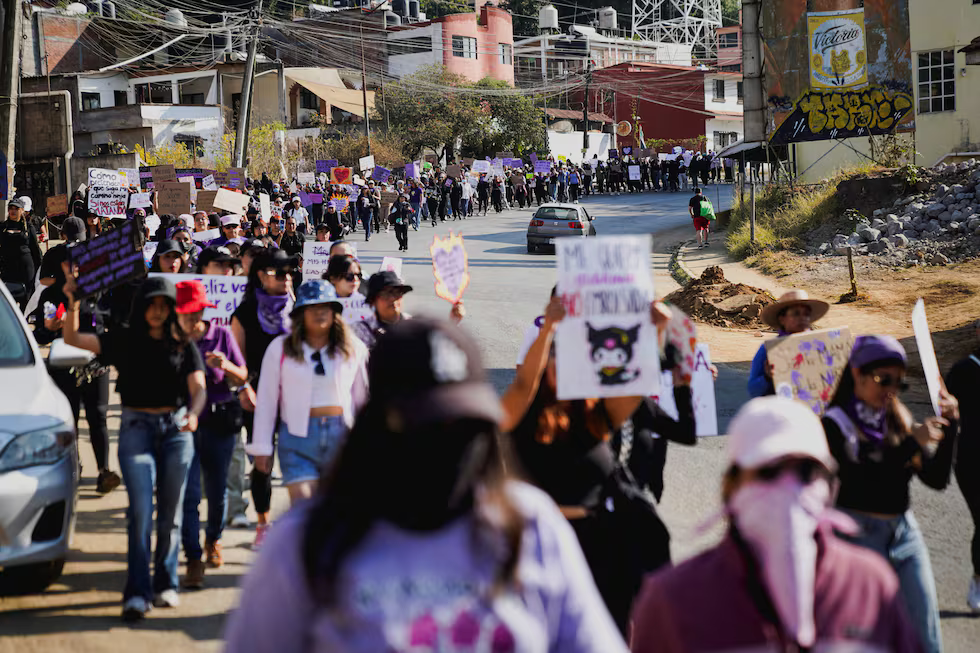 La ola violeta del 8M tiñe las calles en México: “No llegamos todas ...