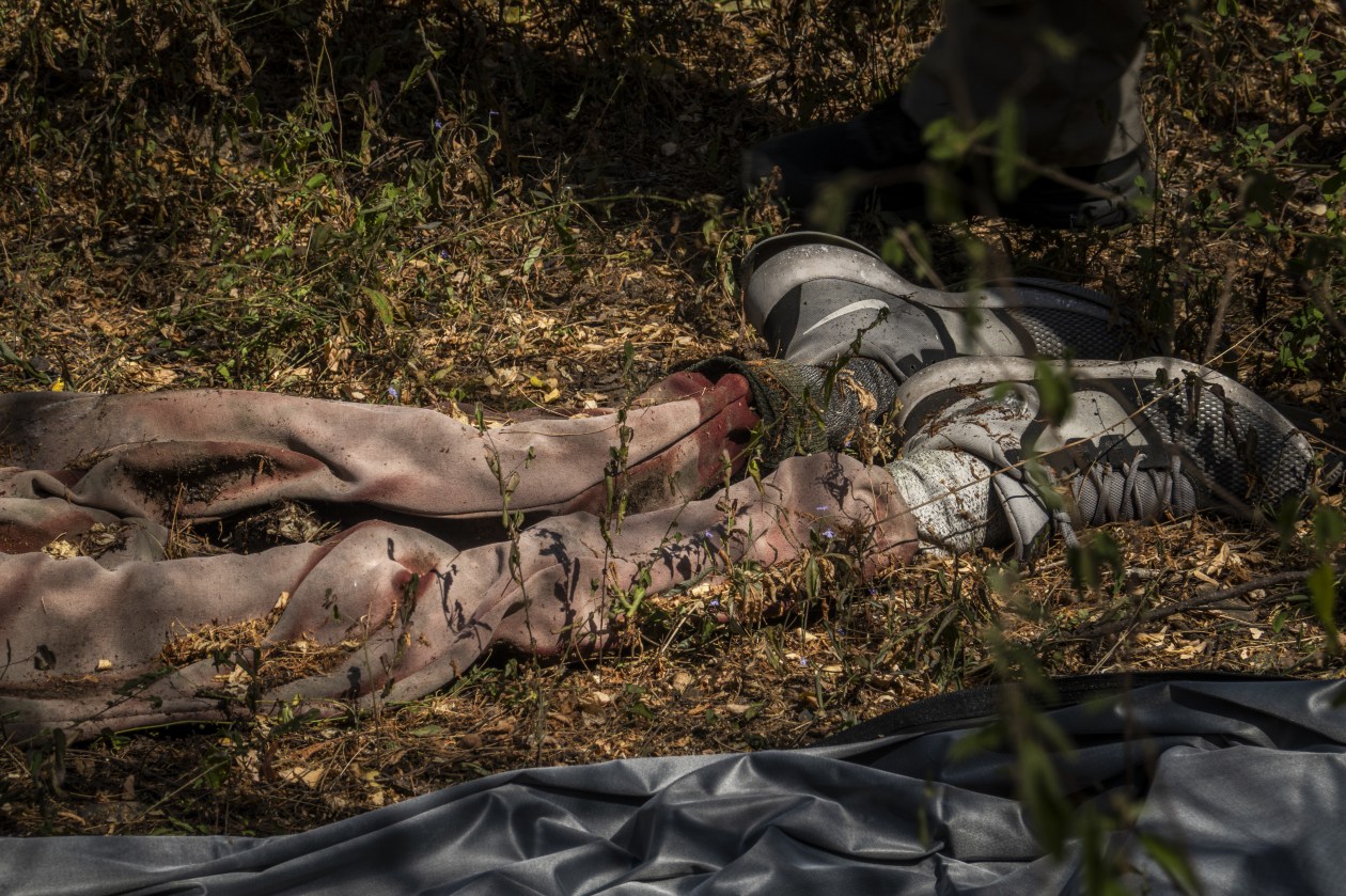 Se encontraron restos humanos en un campo cerca de Culiacán.